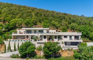 4-bedroom villa in La Londe-les-Maures for 1,990,000 €