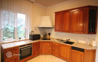 8-room house 394 m² in District III (Óbuda-Békásmegyer) for 776,000 €