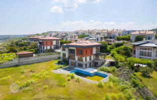 6-bedroom villa 650 m² in Sarıyer for 260,008,000 TRY