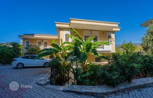 3-bedroom villa 200 m² in Kargicak for 17,769,000 TRY