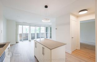 5-bedroom apartment in Queen Street West for C$902,000