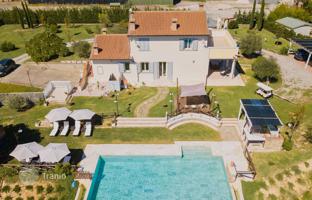 5-bedroom country house 298 m² in Cortona for 1,350,000 €