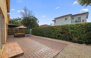 4-bedroom house 264 m² in West End for $730,000