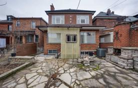 Townhome – Symington Avenue, Old Toronto, Toronto,  Ontario,   Canada for C$2,133,000