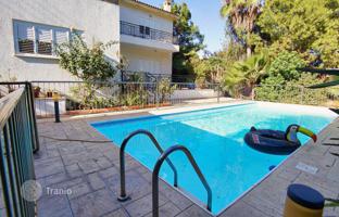4-bedroom cottage in Limassol for 740,000 €