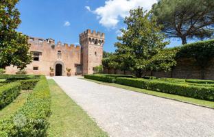 30-bedroom mansion in Castelfiorentino. Price on request