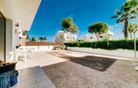 Spacious three bedroom villa with sea views, Kokkines for 325,000 €