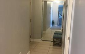 Apartment – Bathurst Street, Toronto, Ontario,  Canada for C$879,000