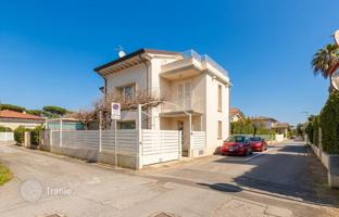 4-bedroom villa in Forte dei Marmi. Price on request