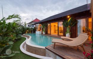 2-bedroom villa 280 m² in Badung for $356,000