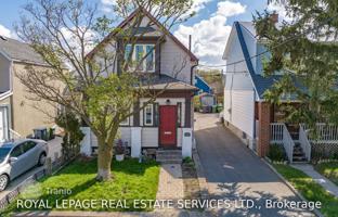 9-bedroom house in York for C$1,062,000