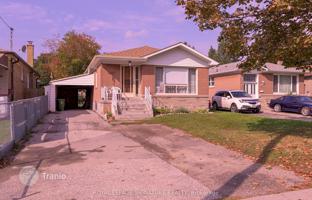 9-bedroom house in Scarborough for C$1,341,000