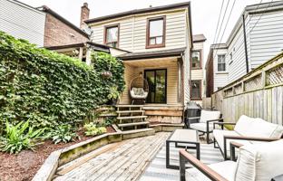 6-bedroom townhouse in Old Toronto for 1,096,000 €