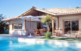 Villa – Nouvelle-Aquitaine, France for 3,900 € per week