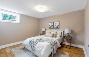 5-bedroom house in Etobicoke for C$1,814,000