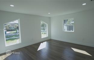 4-bedroom house 213 m² in West End for $870,000
