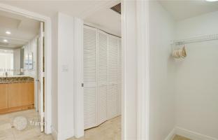 2-bedroom apartments in condo 113 m² in Collins Avenue for $920,000