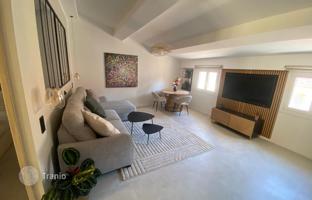 Turnkey one-bedroom apartment in the Old Town of Nice, French Riviera, France for 398,000 €