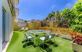 Modern three-storey townhouse with a garden and a garage in El Madroñal, Tenerife, Spain for 720,000 €