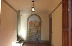 Florence (Florence) — Tuscany — Apartment for sale for 1,290,000 €