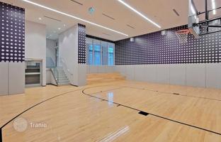 6-bedroom apartment in Etobicoke for C$943,000