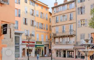2 new flats in residential complex in Grasse for From 498,000 €