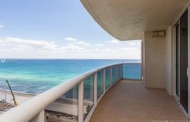 Stylish apartment with ocean views in a residence on the first line of the beach, Sunny Isles Beach, Florida, USA for $775,000