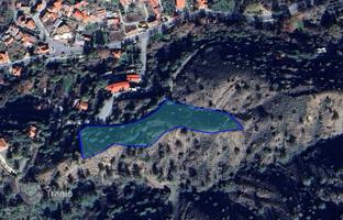Land plot 6,828 m² in Kato Platres for 500,000 €