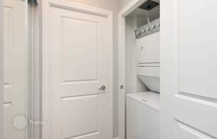 2-bedroom apartment in Etobicoke for C$730,000