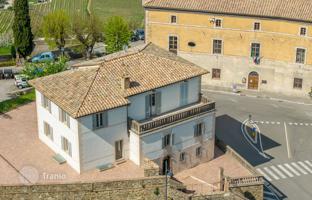 7-bedroom country house 1,205 m² in Montalcino for 1,950,000 €
