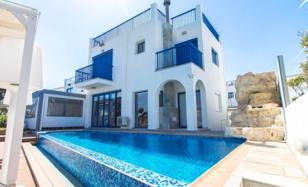 5-bedroom villa in Pernera for 5,600 € per week