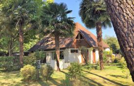 5 bedroom houses for sale in Aquitaine. Designer villa with a picturesque garden and additional buildings, 10 minutes drive from Pau, France 5 bedroom houses for sale in Aquitaine. Designer villa with a picturesque garden and additional buildings, 10 minutes drive from Pau, France