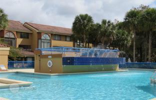 2-bedroom apartments in condo 115 m² in Miami Lakes for $390,000