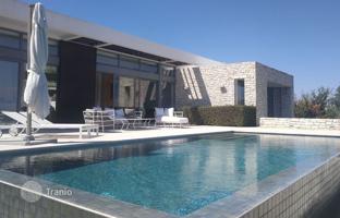 3-bedroom cottage 156 m² in Tsada for 1,100,000 €