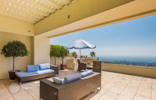 3-bedroom penthouse 212 m² in Marbella for 1,360,000 €