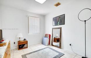 4-bedroom house 261 m² in West End for $730,000