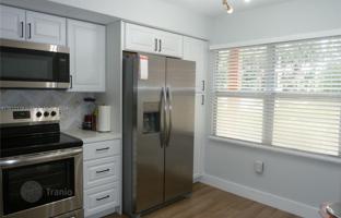2-bedroom apartments in condo 112 m² in Pembroke Pines for $320,000