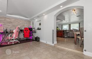 3-bedroom house 136 m² in Hollywood for $499,000