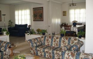 5-bedroom cottage 350 m² in Aglantzia for 1,500,000 €