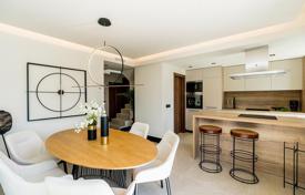 Apartments with private solarium and sea views in Nueva Andalucía, Marbella for 820,000 €