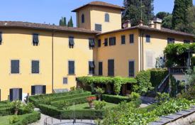 Unique apartment with a garden in a prestigious guarded residence, Fiesole, Italy for 1,500,000 €