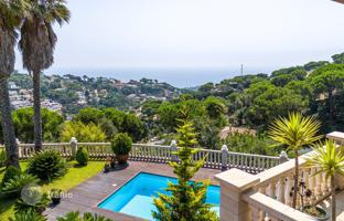 4-bedroom villa 293 m² in Lloret de Mar for 820,000 €