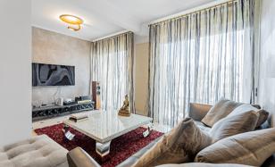 Stylish four-bedroom apartment in Eixample, Barcelona, Spain for 1,200,000 €