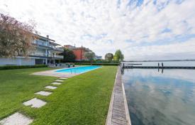 Two-bedroom apartment by the lake in Sirmione, Lombardy, Italy for 850,000 €