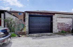 11-bedroom townhouse in Old Toronto for C$2,314,000