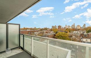 4-bedroom apartment in Bathurst Street for C$938,000