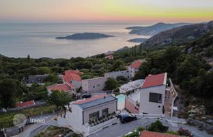 7-bedroom villa 587 m² in Budva for 3,100,000 €