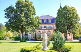 Renovated castle with a park and a swimming pool in Toulouse, Occitania, France for 1,600,000 €
