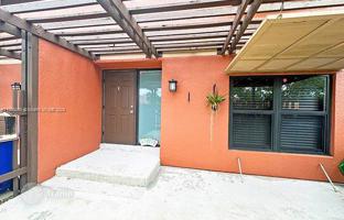 3-bedroom house 155 m² in Pembroke Pines for $472,000