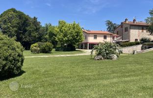 7-bedroom country house 856 m² in Perugia for 925,000 €